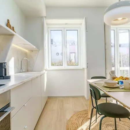 Modern & Bright Mercado 12 By Lisbeyond Faro